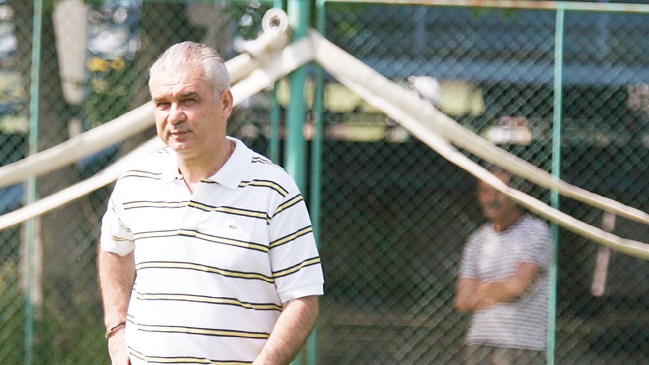 Iordănescu:"Franța are probleme în apărare!"