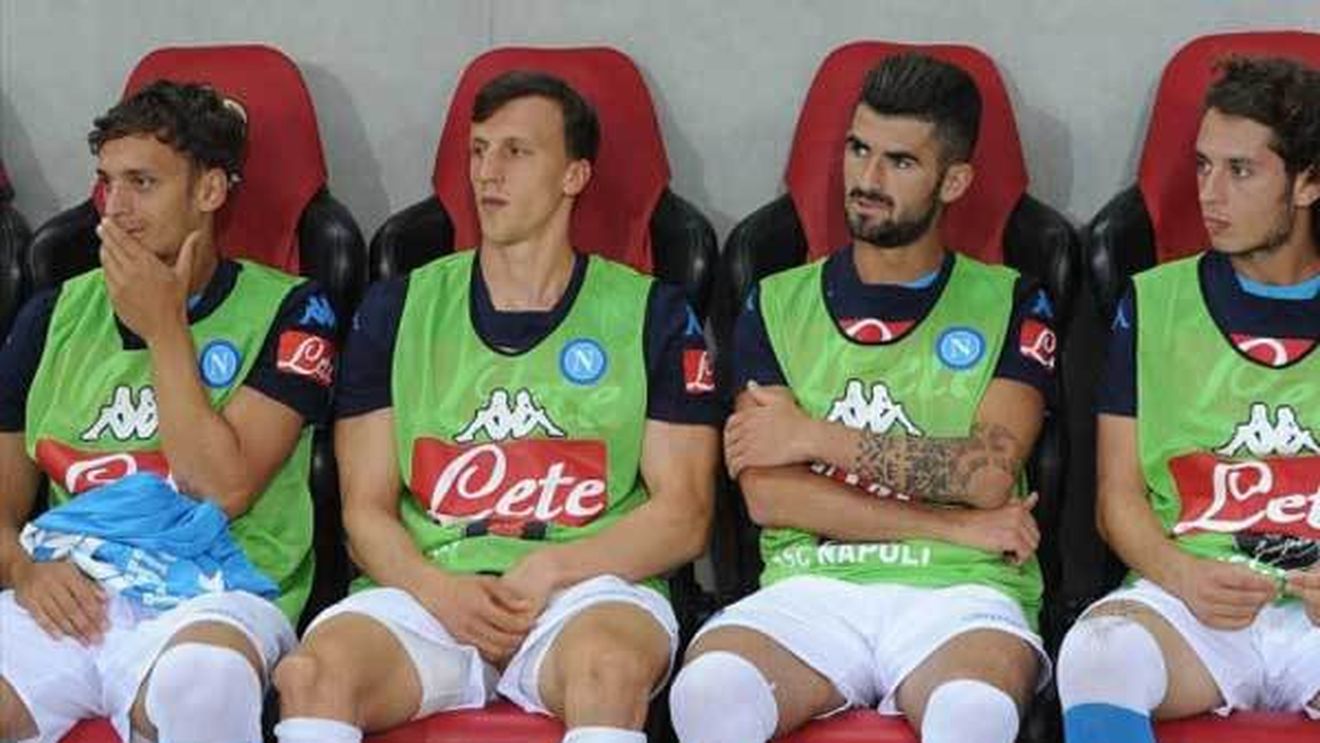 Probleme pentru Vlad Chiricheș la Napoli. Românul are șanse tot mai mici să fie titular 