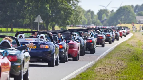 Mazda MX-5 a stabilit un nou record mondial