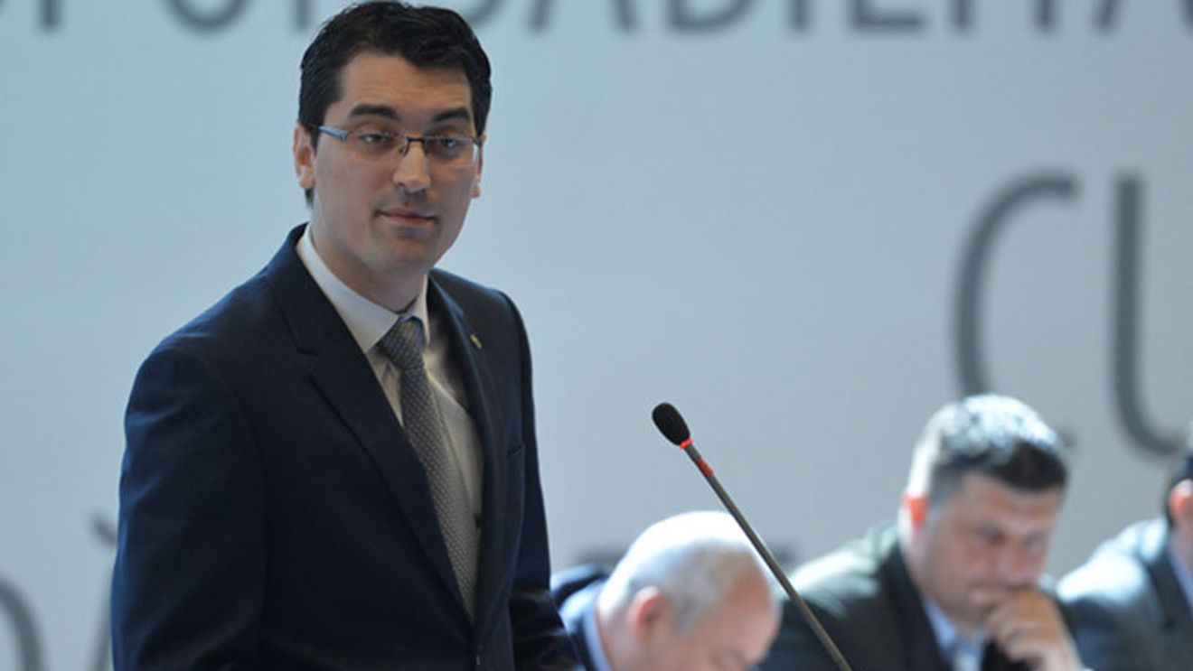 Burleanu, atacat dur de Florin Prunea: "E permanent în campanie electorală! Trăiești cu ideea ca președintele FRF a fost pus acolo să distrugă fotbalul"