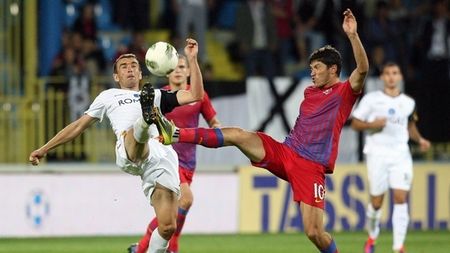 Avertisment pentru Ilie Stan:** "Steaua suferă la relații de joc!** O văd pe Twente favorită"