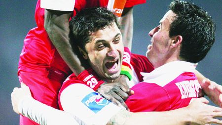 Clau-gol îl cheamă pe Cristea: "Vino, Prințule, vino!"