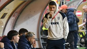 Revoltător! Mircea Lucescu nu a avut curaj să-i spună în față lui Dobre că nu e în lotul României cu Austria: „A aflat de pe internet!”. EXCLUSIV