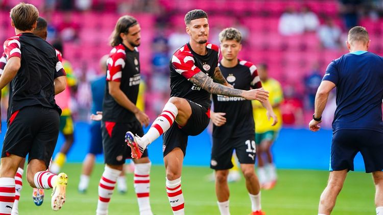 Peter Bosz a rupt tăcerea despre Dennis Man! De ce a dispărut românul din echipa lui PSV
