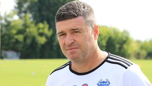 Daniel Oprița ”desființează” regula ”under” și face precizări surprinzătoare: ”Juniorii au pretenții, pun 7.000 de clauze”. Antrenorul Stelei scoate în evidență sincopele regulii: ”Cu cei de anul trecut ce fac? Îi dau afară, nu?”