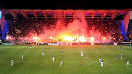 Meciul Petrolul - Rapid va fi notat cu cruce roșie în calendarul Ligii I: a fost ultimul în care fanii au folosit legal torțe