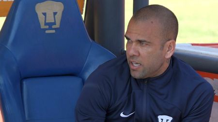 Dani Alves cheamă un martor surpriză în procesul în care e acuzat de viol și în care riscă 9 ani de pușcărie! Se agață de o ultimă șansă pentru a scăpa, după ce a dat până acum 5 versiuni pentru episodul din baia discotecii