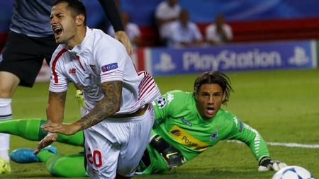 Trei penalty-uri pentru Sevilla în victoria cu Borussia MÃ¶nchengladbach, două obținute de Vitolo! Lucien Favre: "Știam de mult timp că Victor este cel mai bun actor din lume"