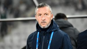 Mihai Stoica și-a ieșit din minți după ultima conferință de presă a lui Leo Strizu: „Ne place să ne batem joc de oameni!”