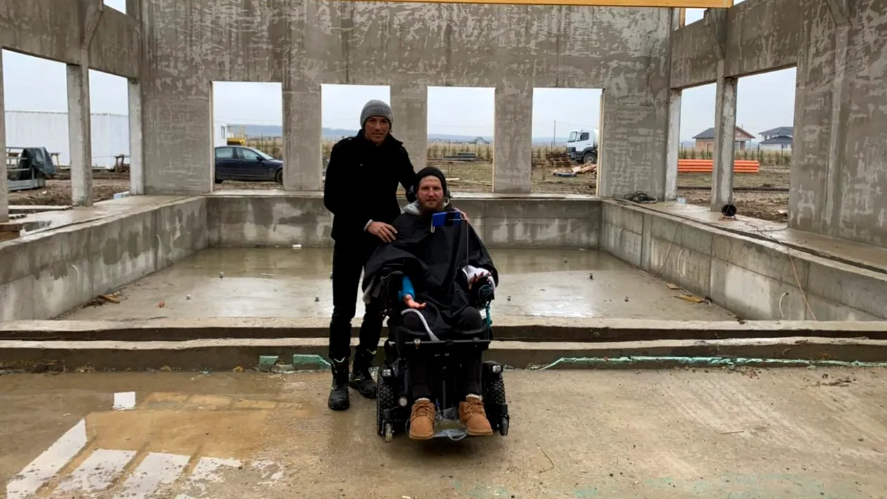 George Ogăraru, imagini emoționante alături de Mihai Neșu pe șantierul centrului pentru copiii cu dizabilități. Cum îl ajută pe fostul său coleg de la Steaua | FOTO