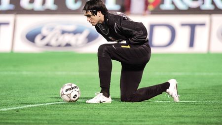 Cine o va comite diseară? Zapata sau Andrade?