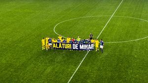 România All Star - FIFPro Europe 3-2, la gala „Mihai Neșu”, organizată de AFAN! Elias Charalambous, în prim-plan! Petre Marin a văzut cartonașul roșu după un fault dur asupra lui Pires!