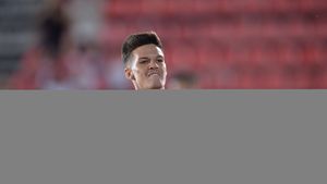 EXCLUSIV | "Am discutat cu Man despre plecarea de la FCSB". Un apropiat și-a dat seama imediat de intenția fotbalistului + Moruțan s-a destănuit după ce a ajuns rezervă