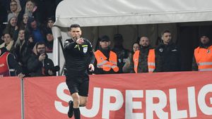 Teoria care dinamitează derby-ul CFR Cluj - U Cluj, după cele trei penalty-uri făcute de jucătorii „șepcilor roșii”! De ce a fost un meci ciudat: „Te poți duce cu gândul și mai departe” | VIDEO EXCLUSIV ProSport SPECIAL