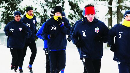 Rivalii râd de Ilie Stan! Sprinturile prin nămeți ale steliștilor, ironizate:** "Dacă antrenam schiori, îi duceam la munte!"