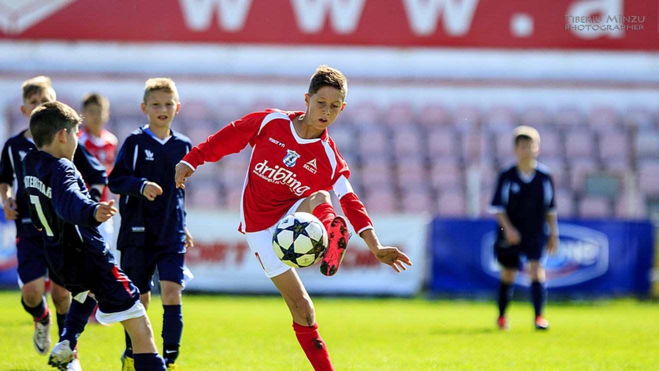 Fotbalul nu ține cont de vârstă: campioană - surpriză la Cluj, în prima etapă a Cupei Hagi Danone