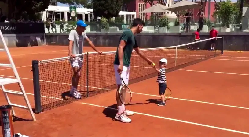 VIDEO | Pe urmele tatălui. Cum au fost surprinși Novak Djokovic și fiul său în timpul unui antrenament la Roma