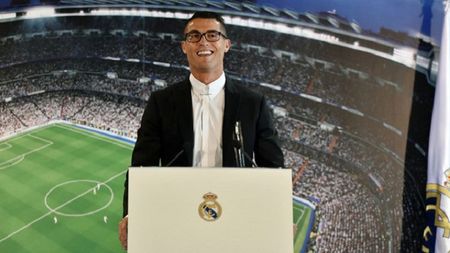 OFICIAL | Ronaldo și-a prelungit contractul cu Real Madrid. INCREDIBIL: Până la ce vârstă vrea să joace: "Îmi doresc să-mi închei cariera aici"