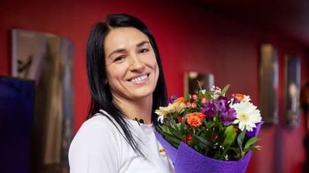 Cristina Neagu s-a săturat de SUA şi a revenit în România de sărbători