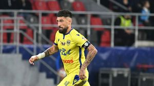 Motivul pentru care Paul Papp a ieșit din echipă în ultimul moment la meciul cu UTA. Petrolul, nevoită să joace cu un debutant