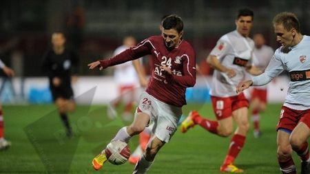 Rapid acuză arbitrajul de la derby:** un membru CCA a intrat în vestiarul arbitrilor la pauză! Replica lui Crăciunescu