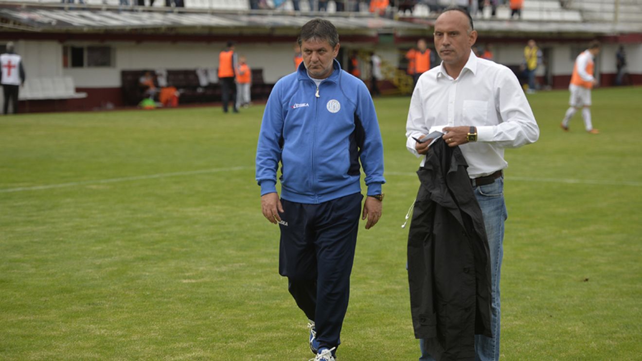 Jurnaliștii ieșeni protestează împotriva antrenorului Marius Lăcătuș