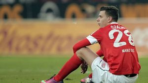 Ungurii au o problemă!** Cel mai periculos om al lor, anihilat de propriul selecționer: "E decizia lui unde mă pune să joc, dar la club am devenit golgheter pe alt post"