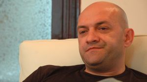 "Comportamentul lui Gigi Becali nu e demn de Steaua"