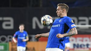 Italienii forțează nota cu transferului lui Louis Munteanu! Ce a decis Fiorentina, imediat după ce Gigi Becali a trimis 2.000.000 de euro pentru a-l cumpăra