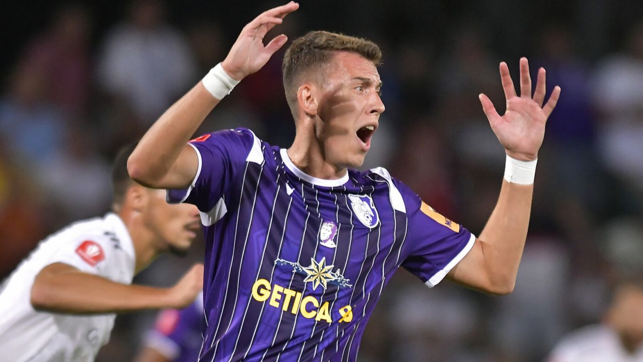 Reacția lui Cristi Tănase după ce s-a spus că Alexandru Ișfan este un client fidel al cluburilor de noapte: „Noi de ce nu avem voie să bem două-trei pahare de vin?”