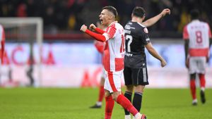 Cătălin Cîrjan, într-un interviu emoționant: „Vreau să îi transmit azi puștiului care intram pe poartă la Arsenal...”.  Căpitanul lui Dinamo din Echipa Anului 2025 în Superliga își deschide sufletul. EXCLUSIV