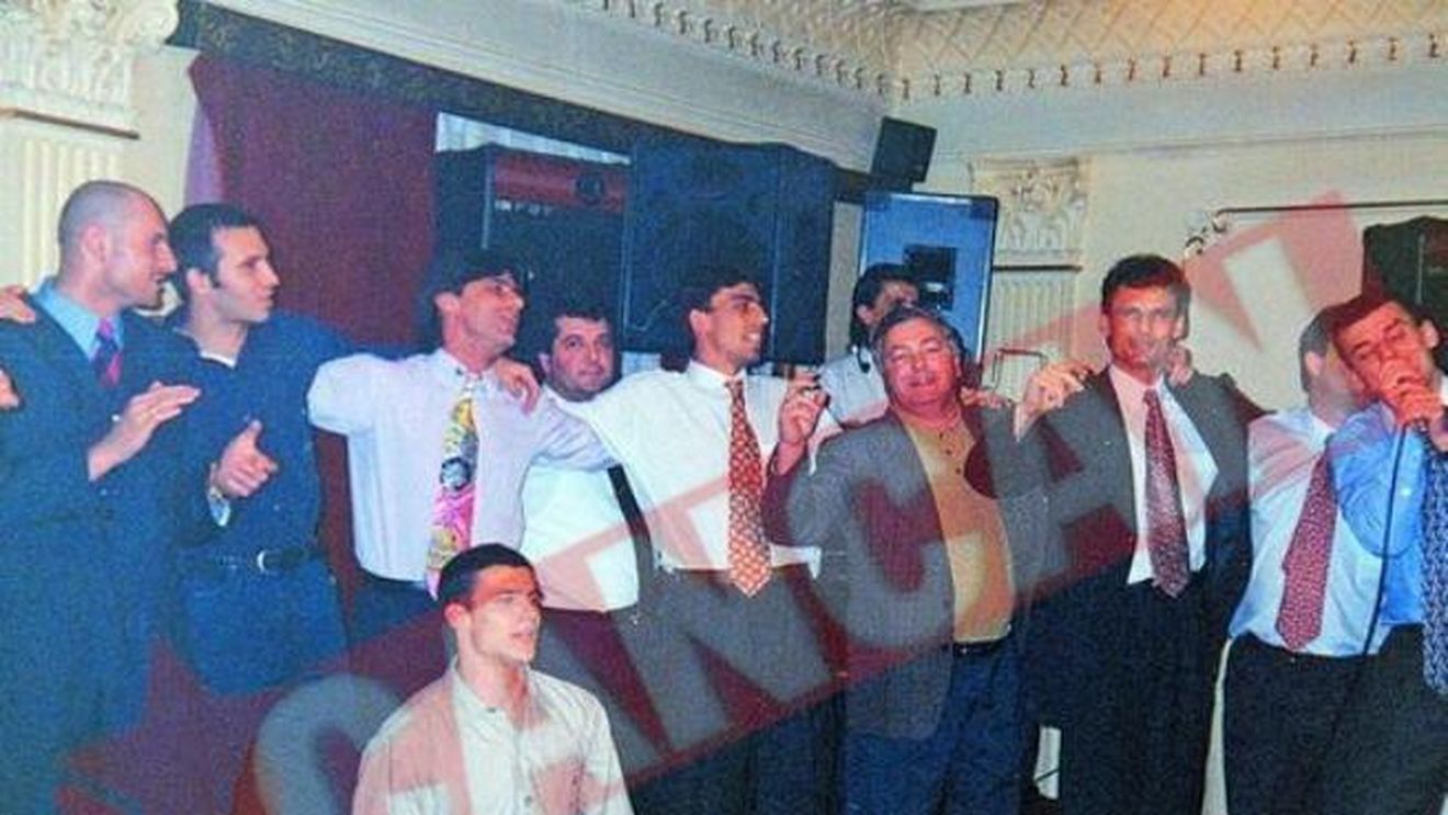 FOTO/ Vezi aici cum petreceau steliștii pe vremuri, după victoriile cu Dinamo!