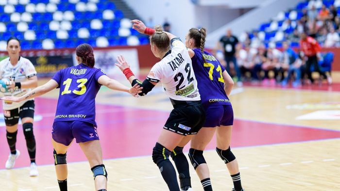 I se plătește salariul de 5.000 de euro lunar până în 2026 chiar dacă nu muncește! Ce gafă a făcut un club din Liga Florilor cu o antrenoare cu 85 de meciuri jucate în echipa națională a României. SPECIAL