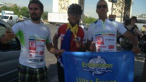 FINAL EPOCAL | Recordurile lui Andrei Roșu. E primul vegetarian și, totodată, primul român care termină infernalul concurs A2A. De asemenea, e primul român care traversează înot Canalul Mânecii. În total, a alergat 140 de kilometri, a înotat 60 de kilometri și a pedalat 300 de kilometri
