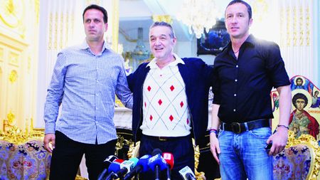 SECRETELE lui Levi!** Cum vrea noul antrenor să revoluționeze jocul Stelei și ce surprize îi așteaptă pe Tănase&co: