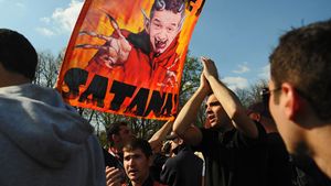 Fanii Stelei au găsit înlocuitor pentru Becali!** Scandarea care a mutat Steaua din Ghencea, varianta "revoluționară"