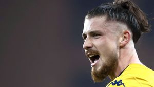 Răsturnare de situație cu transferul lui Radu Drăgușin la Tottenham! Ce opțiune a apărut pentru român