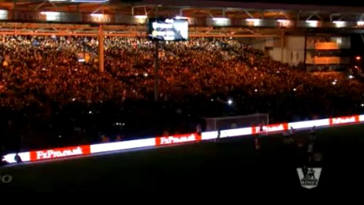 INCREDIBIL Eveniment rar întâlnit pe cel mai vechi stadion din Anglia!** Fanii au reacționat neașteptat. VIDEO Manchester, trimisă la cabine. Ce s-a întâmplat
