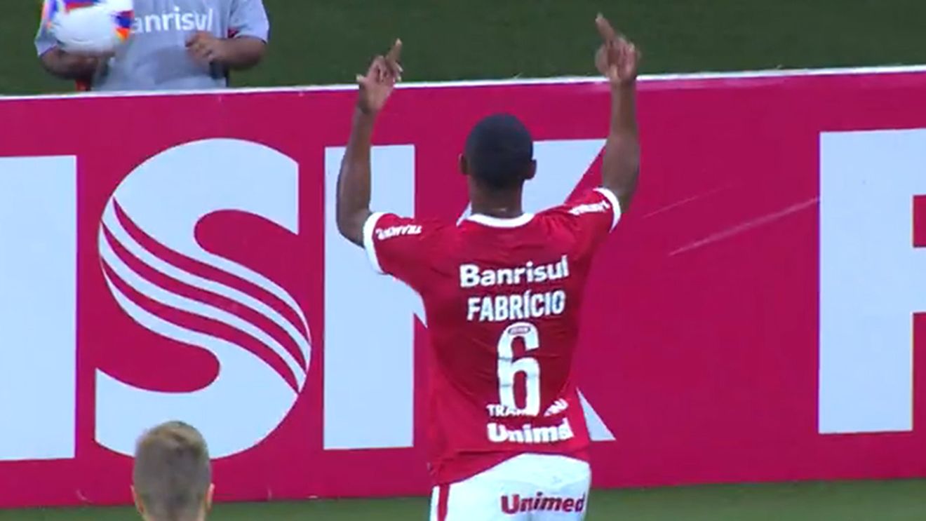 VIDEO | Gestul lui Tănase la adresa fanilor, copiat în Brazilia. Jucătorul a fost eliminat pe loc