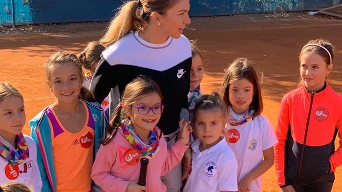 Simona Halep a mers la Cluj, printre copii, cu gândul la Turneul Campioanelor. "În opinia mea, pot!" | GALERIE FOTO
