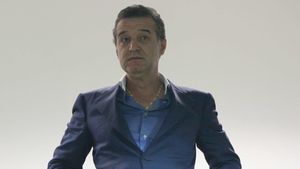 Becali:" CFR-ul are mai multe șanse ca Steaua la calificare"