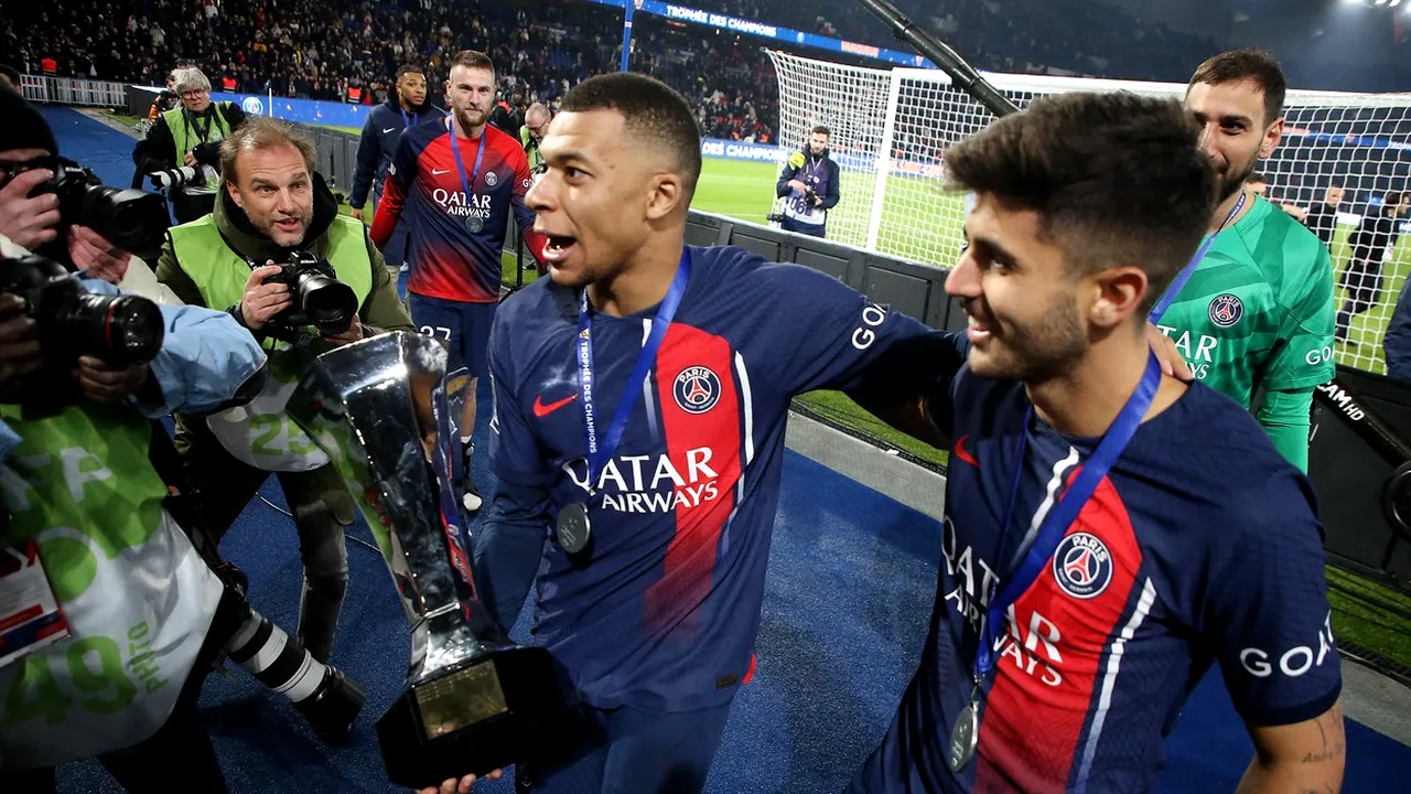 Kylian Mbappe, gest cu care a scandalizat toată Franța! Ce i-a făcut angajatului lui PSG care a avut „tupeul” să țină trofeul Supercupei fără să primească acordul starului francez