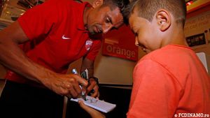 Dinamo ocupă vidul lăsat de Steaua: "roș-albii" transformă meciul de la Iași într-o amplă operațiune de marketing și fidelizare a publicului