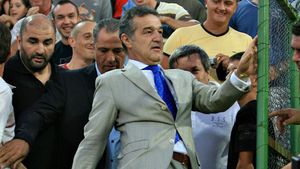 Becali: "Cum să ne suspende? Suporterul a vrut să facă poză cu Herea. Așa îi lovesc și eu, în aer: Ia, Teixeira! Uite ce pumn i-am dat"