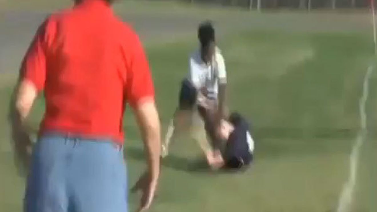 VIDEO INCREDIBIL Riscă să ajungă la închisoare după ce și-a desfigurat o adversară