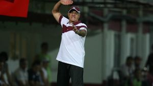 Se pregătește** Napoli!