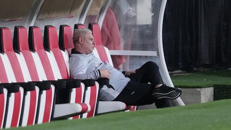 „Nu-l copiez pe Dan Petrescu”. Marius Șumudică, reacție despre FCSB