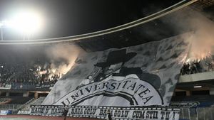 Cum arată Florin Piersic la 89 de ani, după problemele de sănătate. Apariția surprinzătoare de la derby-ul Clujului și reacția serii: „Nu se termină niciodată”