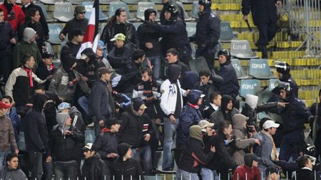 Război pe stadionul din Urziceni!