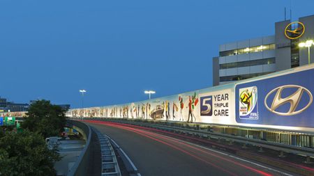 Hyundai dezvăluie o reclamă de 600 metri pătrați cu fanii de la Cupa Mondială